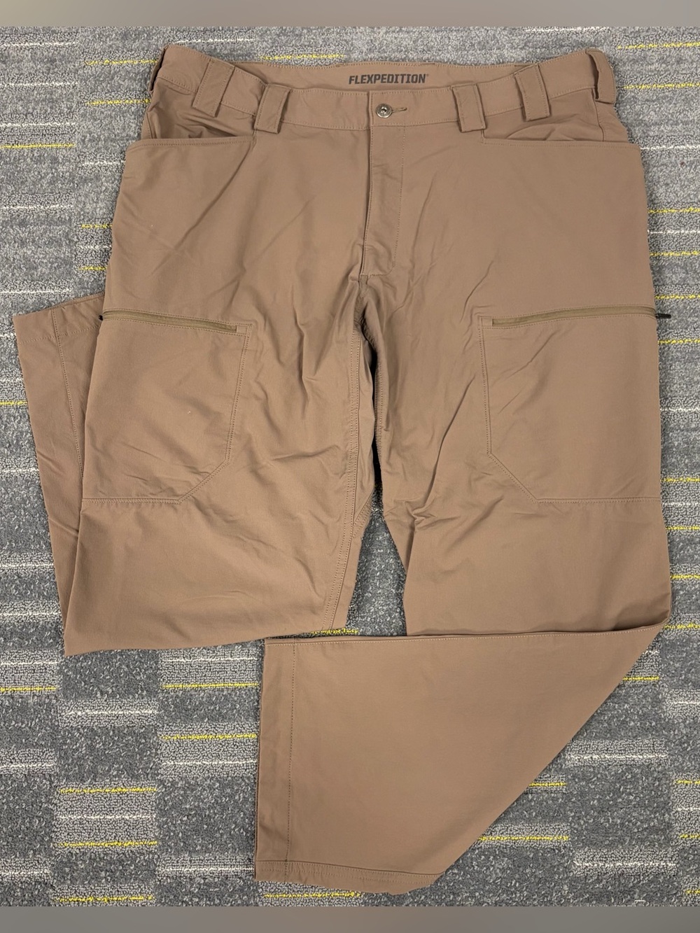 Duluth Trading Flexpedition Cargo Pants Men’s 40x32 Brown Nylon Stretch Relaxed